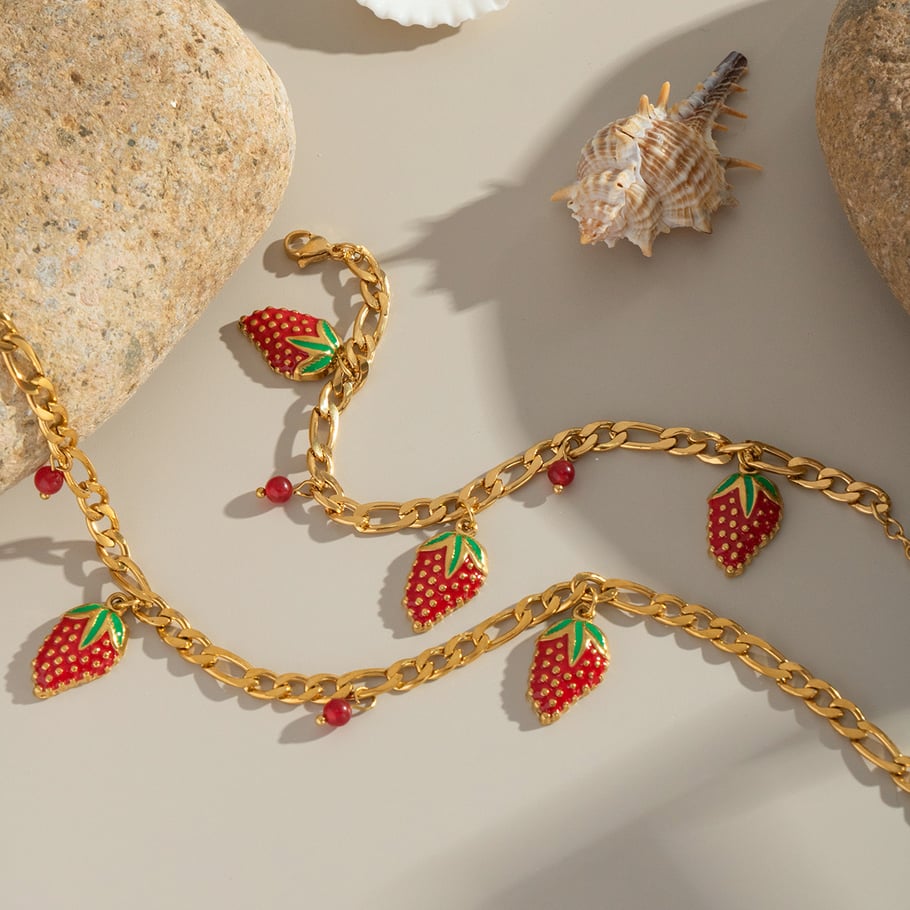 1 pezzo di collana con ciondolo in acciaio inossidabile color oro a forma di fragola dolce Immagine3