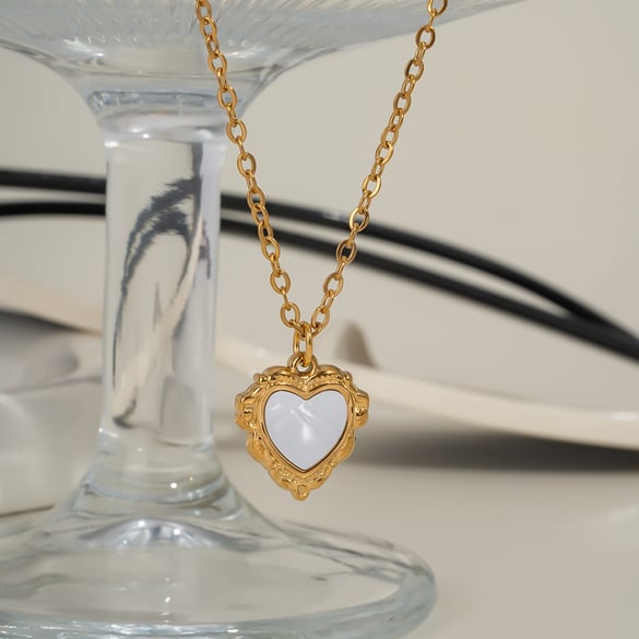 Collier avec pendentif en forme de cœur en acier inoxydable couleur or, 1 pièce 2