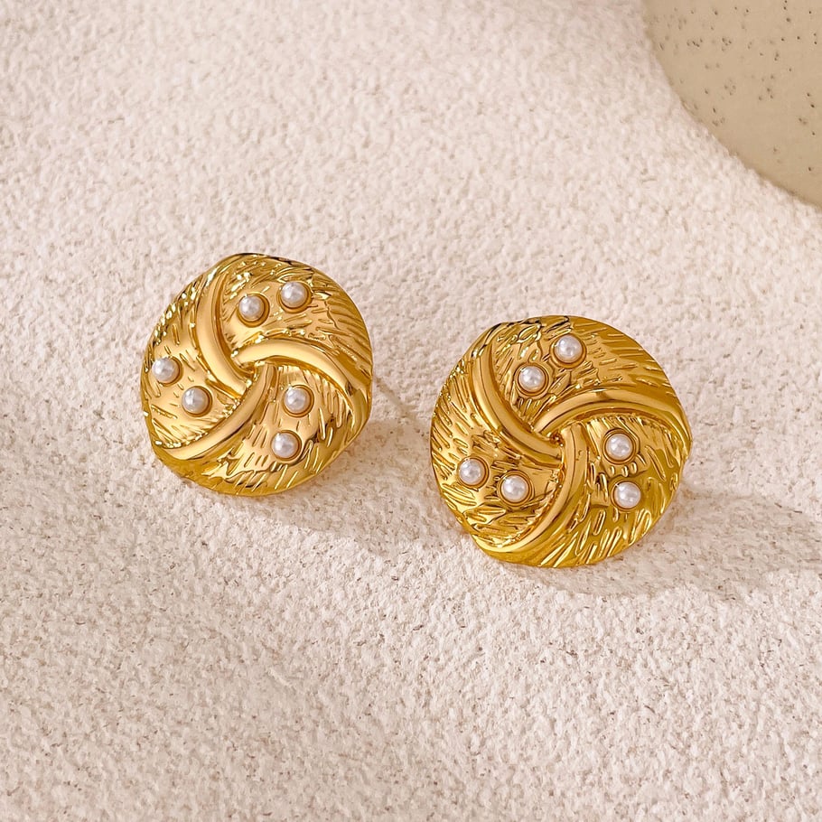 1 par de pendientes de botón de acero inoxidable con perlas artificiales de color dorado y geométricos de uso diario para mujer Imagen4