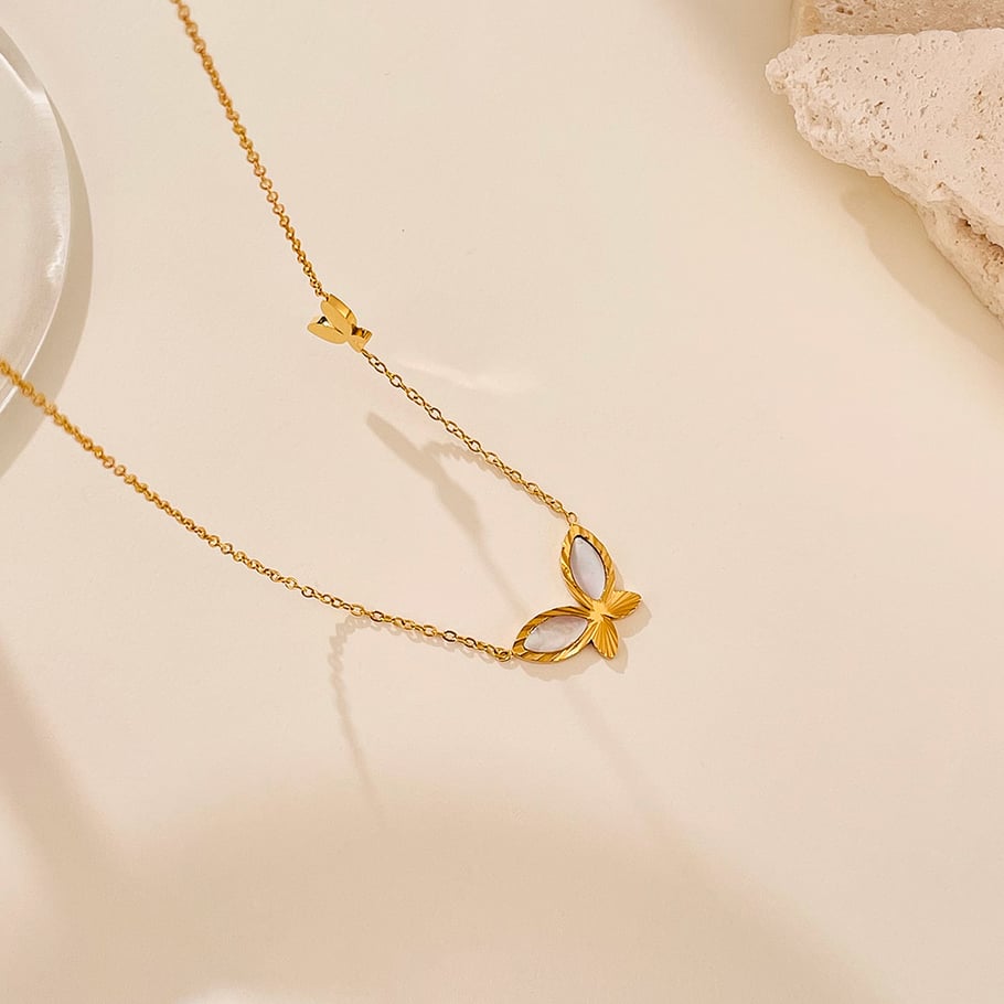 1 Stück exquisite Schmetterlings-Halsketten aus Edelstahl in Goldfarbe für Damen Bild7