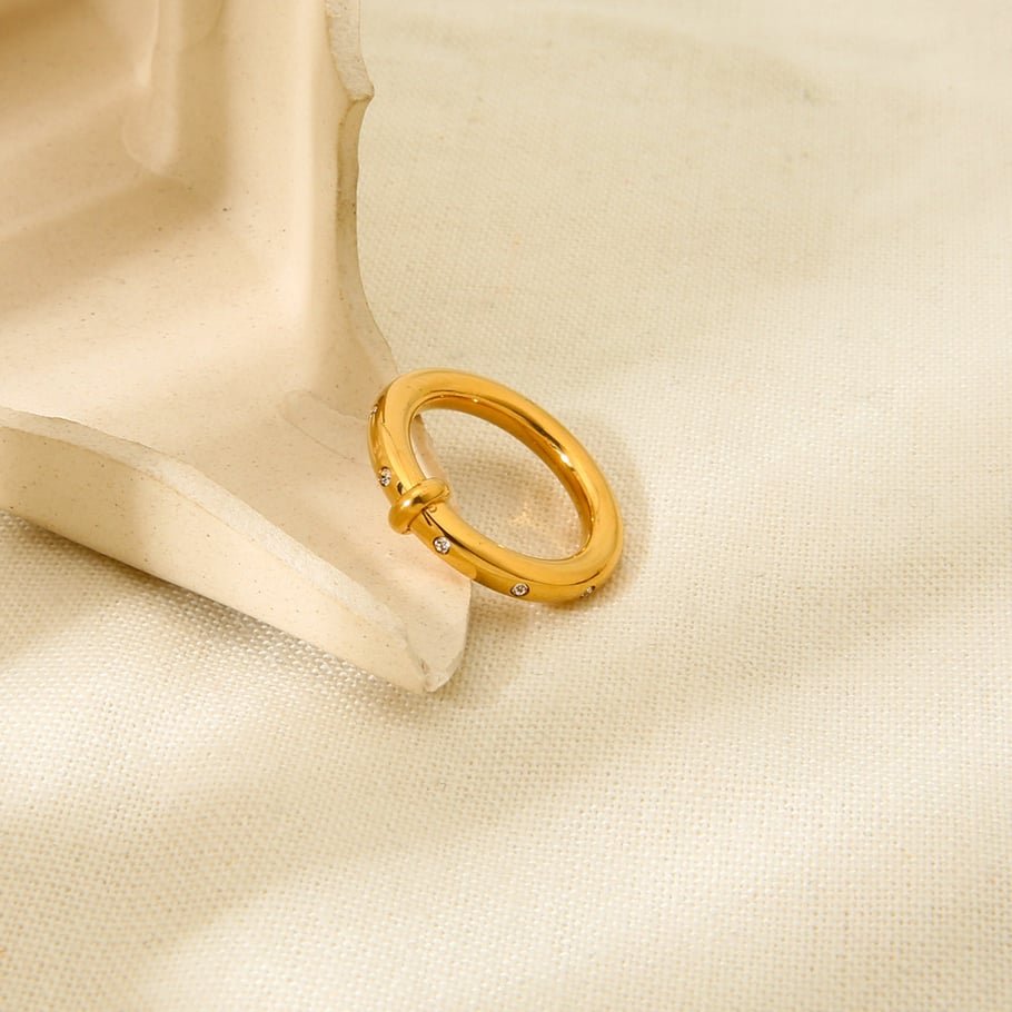 Anello da donna in acciaio inossidabile a forma di goccia semplice Immagine4