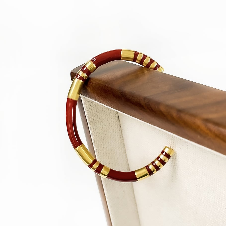1 pezzo di braccialetti in acciaio inossidabile con colori misti 