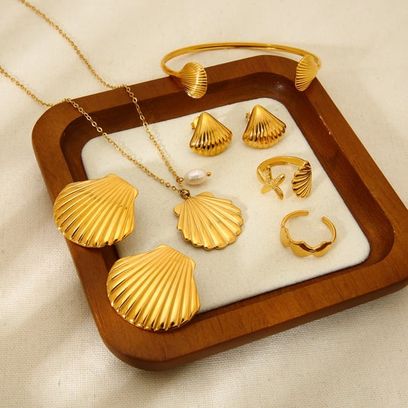 Romantic Series Vacation Turtle Stainless Steel   Gold Color  Rings Display Set