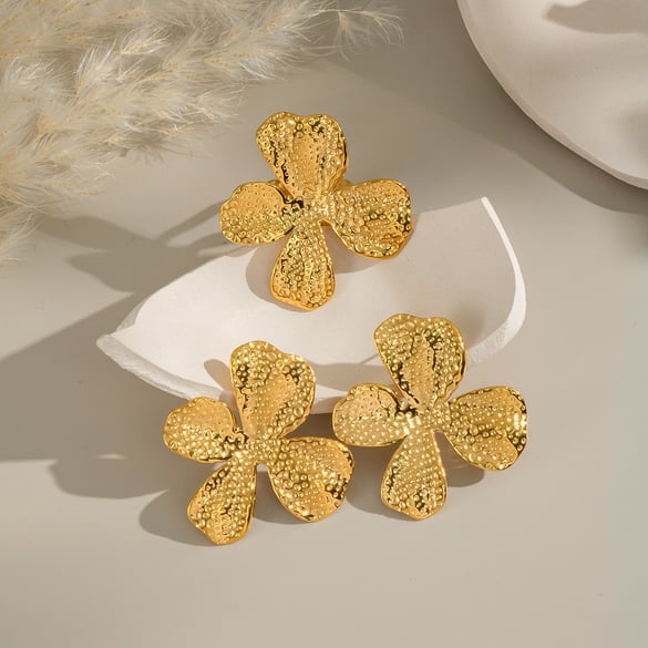 Ohrring-Set mit Blumen-Edelstahl in Goldfarbe