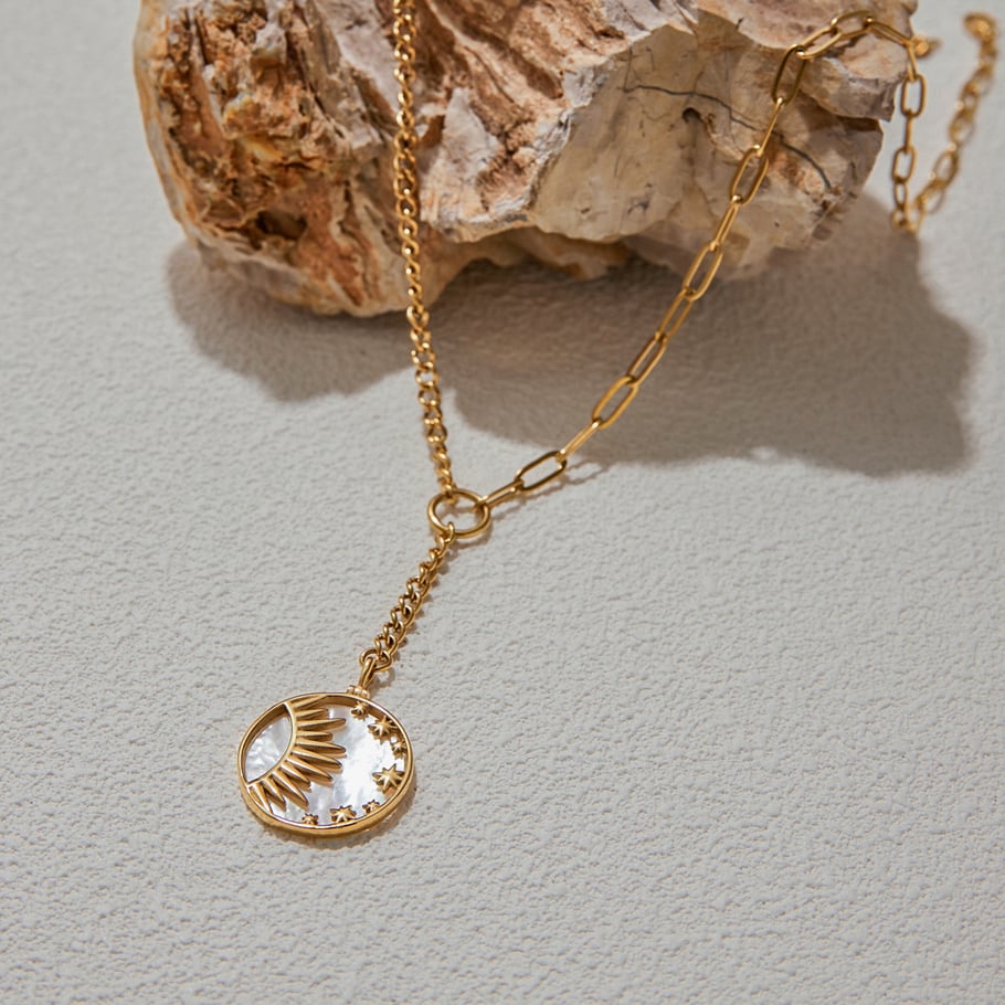 1 Stück klassische Halskette mit Sonnenanhänger aus Edelstahl in Goldfarbe für Damen Bild7