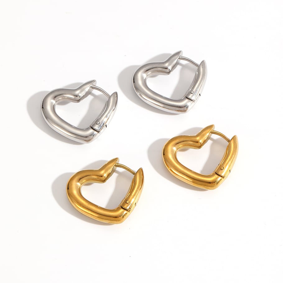 1 par de pendientes de aro de acero inoxidable con forma de corazón en color dorado Imagen3