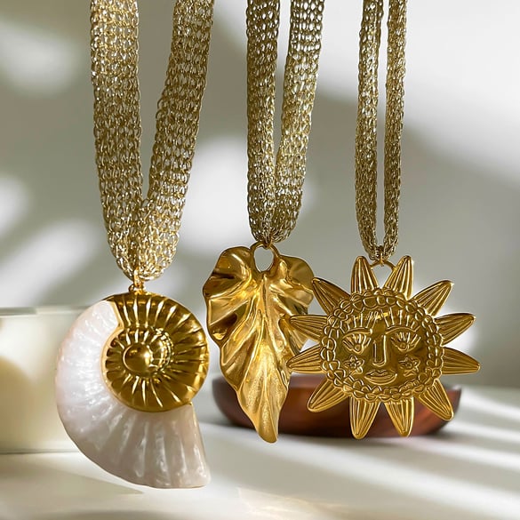 1 Stück Statement-Halskette mit Anhänger aus Edelstahl in Goldfarbe