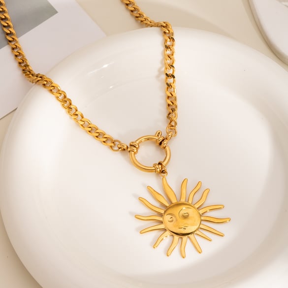 1 pezzo di collana con ciondolo a forma di sole color oro retrò