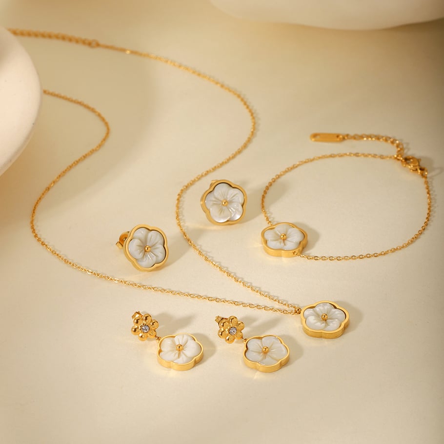 Daily Clover Stainless Steel Gold Color Shell Women's Chain Bracelets Picture5