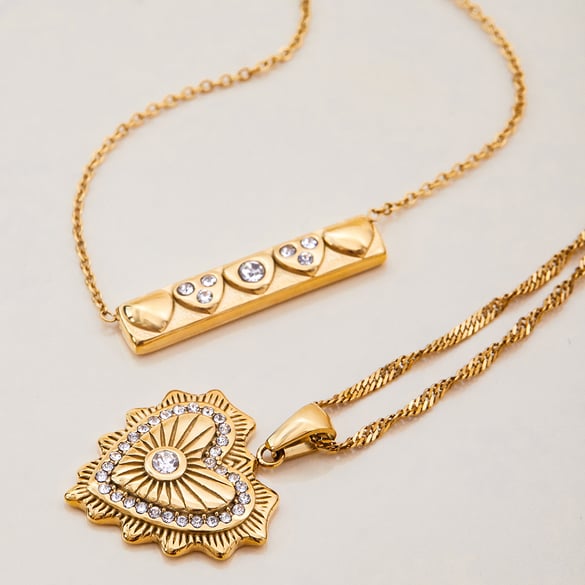 1 Piece Elegant Heart Stainless Steel Gold Color Women's Pendant Necklaces 2
