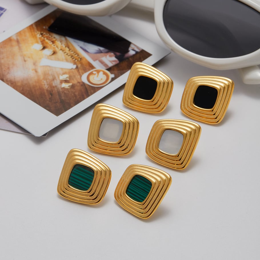 1 Paar elegante rechteckige Ohrstecker aus Edelstahl in Goldfarbe für Damen der Classic-Serie Bild6