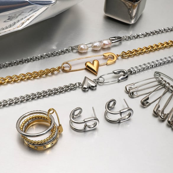 1 paio di orecchini da donna in acciaio inossidabile color oro a forma di spillo semplice