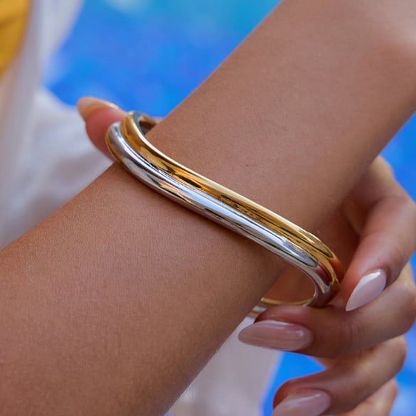 1 Stück klassische unregelmäßige Edelstahl-Armreifen für Damen