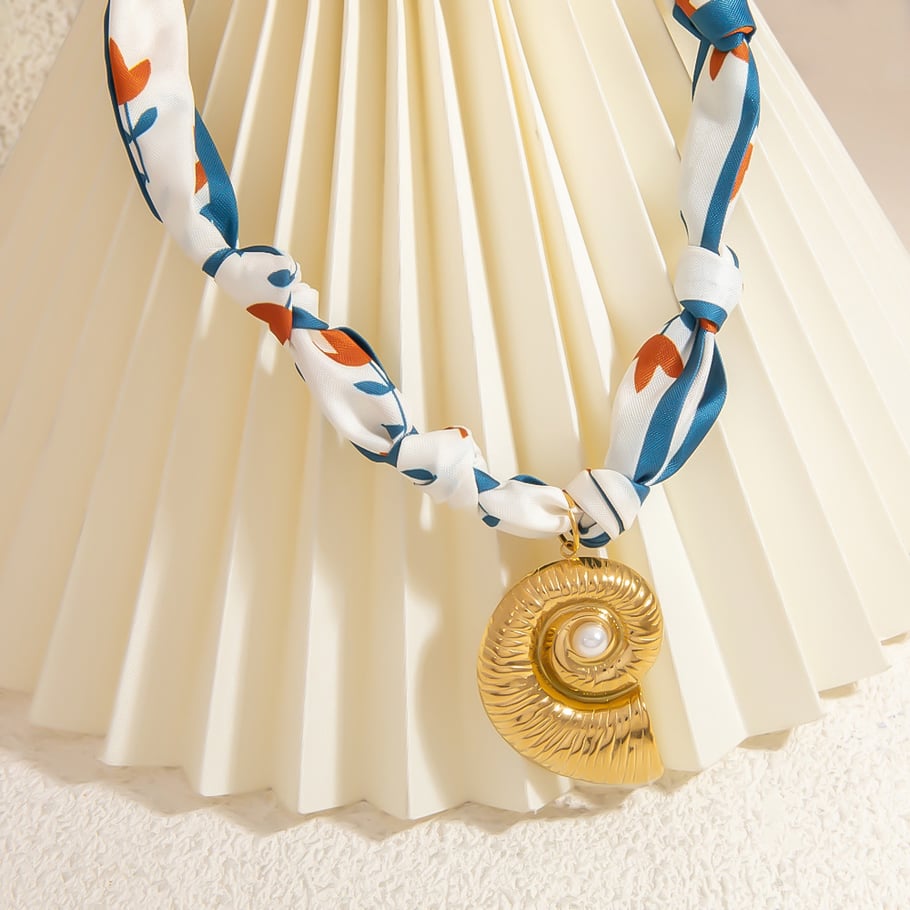 1 Piece Fabric Shell Pendant Necklace Picture3