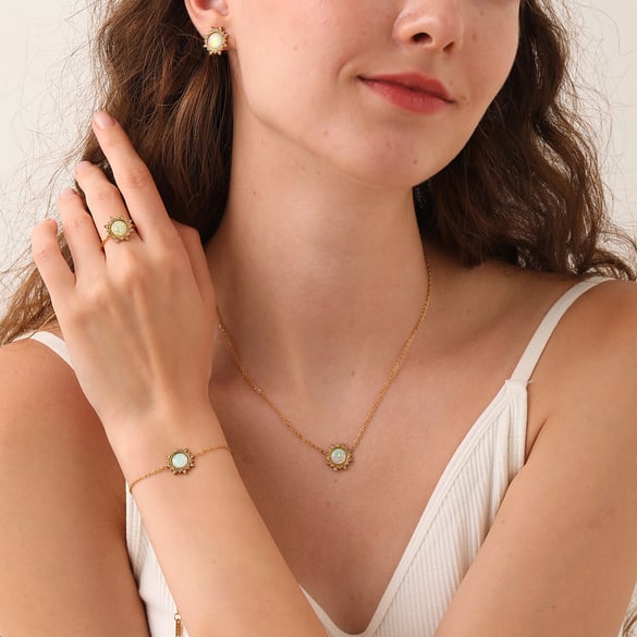 Luxurious  Elegant Sun Stainless Steel   Gold Color Necklaces Display Set