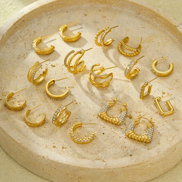 Lässige geometrische Ohrstecker aus Edelstahl in Goldfarbe für Damen 2