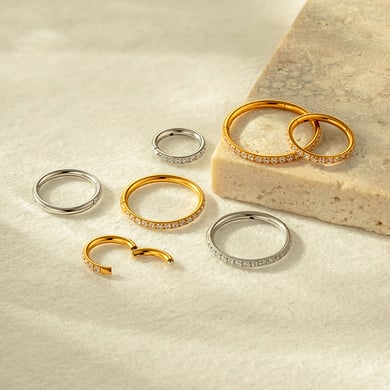 1 pieza de pendientes de acero inoxidable intrincados con circonitas de color dorado para mujer h5 Imagen4