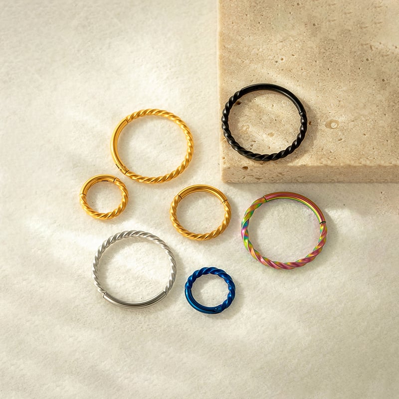1 pieza de aretes minimalistas circulares de acero inoxidable color dorado para mujer Imagen4