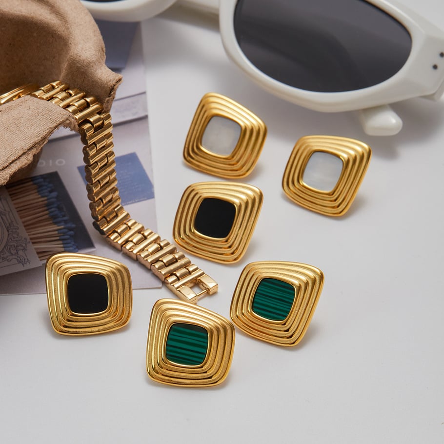 1 Paar elegante rechteckige Ohrstecker aus Edelstahl in Goldfarbe für Damen der Classic-Serie Bild2