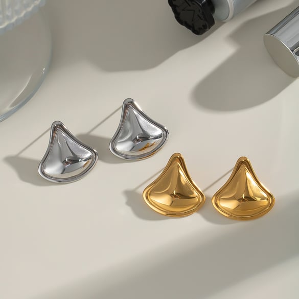 1 paio di orecchini a bottone in acciaio inossidabile color oro