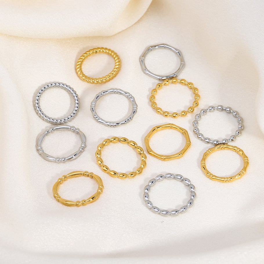 1 anello minimalista in acciaio inossidabile color oro Immagine3