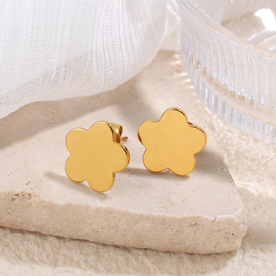 1 Paar einfache Ohrstecker aus Edelstahl mit Blumenmotiv in Goldfarbe Bild3
