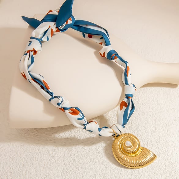 1 Piece Fabric Shell Pendant Necklace 2