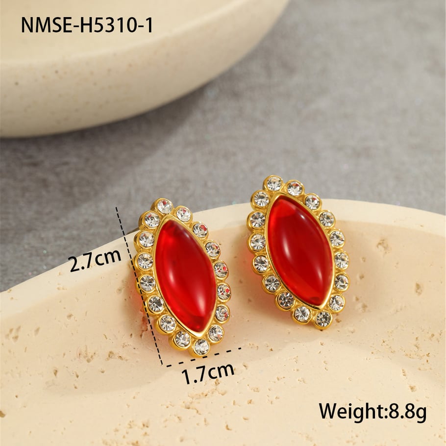Luxurious Retro Geometric Stainless Steel Women's Stud Earrings 
