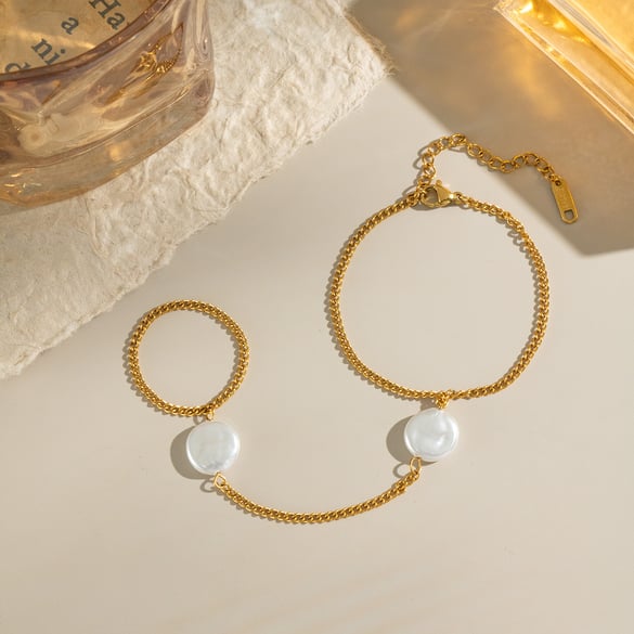 Goldfarbene Fingerkette aus Edelstahl 2