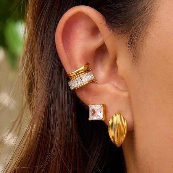 1 Pair Elegant Shell Stainless Steel Gold Color Women's Stud Earrings