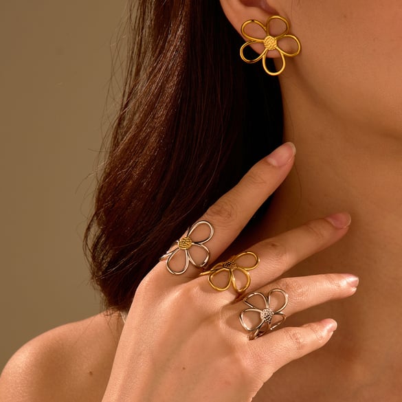 Simple Sweet Flower Stainless Steel Women's Adjustable Rings 2