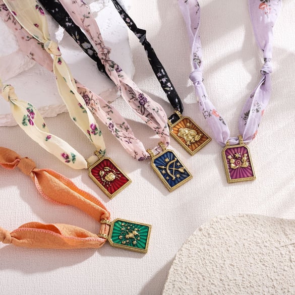 1 Piece Retro Constellation Stainless Steel Scarves Women's Pendant Necklaces