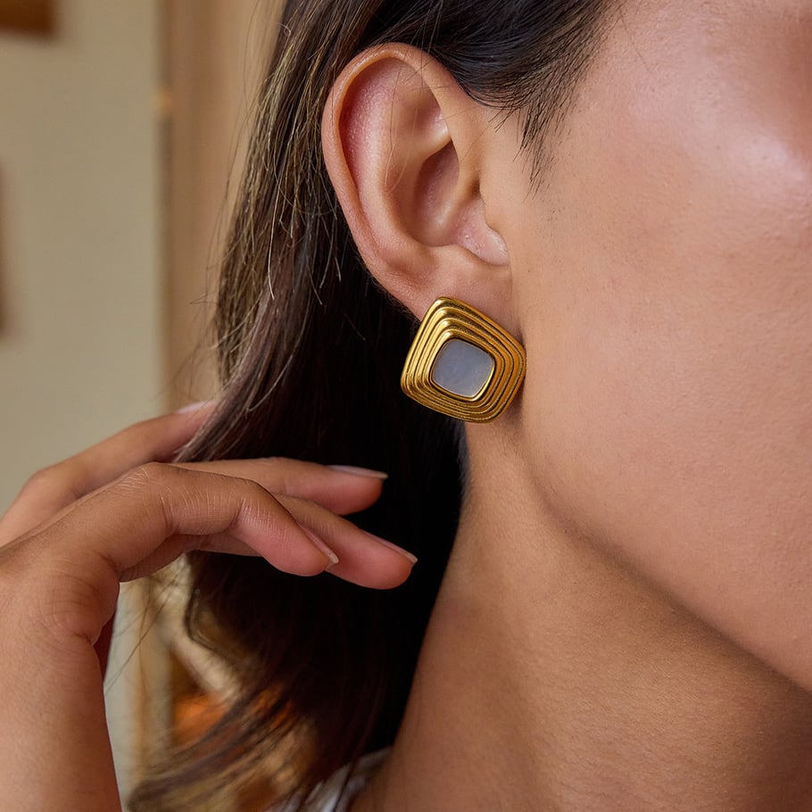 1 Paar elegante rechteckige Ohrstecker aus Edelstahl in Goldfarbe für Damen der Classic-Serie Bild5