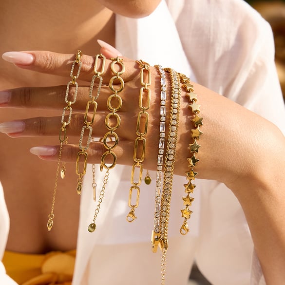 1 Stück klassische geometrische Edelstahl-Kettenarmbänder in Goldfarbe für Damen