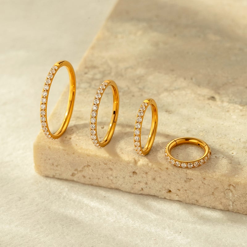 1 pieza de pendientes de acero inoxidable intrincados con circonitas de color dorado para mujer Imagen3
