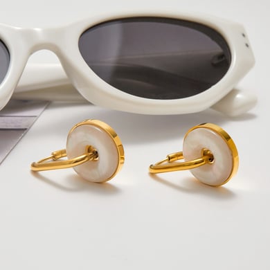 1 par de elegantes pendientes de aro anulares de acero inoxidable color dorado para mujer h5 Imagen8