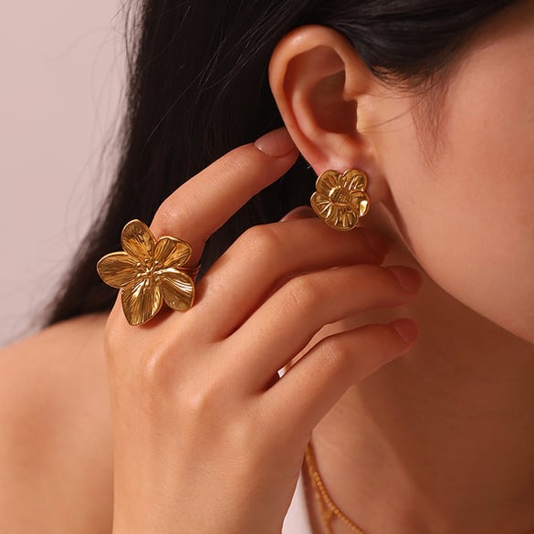 Vintage Flower Gold-colored Stainless Steel Women's Ring 2