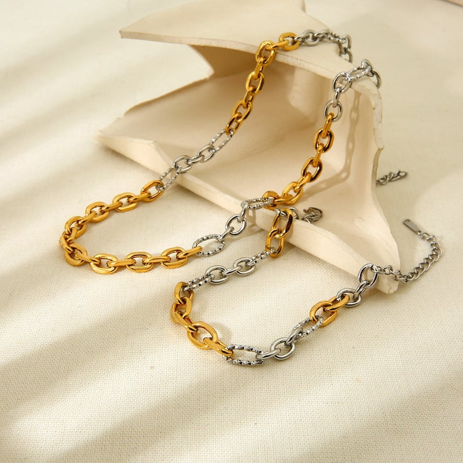 Pulseras de mujer de acero inoxidable color dorado con cadena diaria de serie simple Imagen4