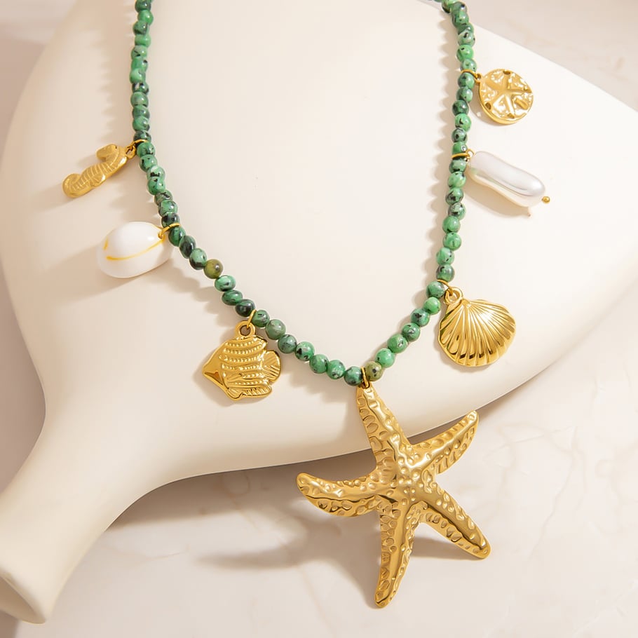 Collares colgantes de acero inoxidable color dorado con diseño de tortuga de vacaciones para mujer Imagen4