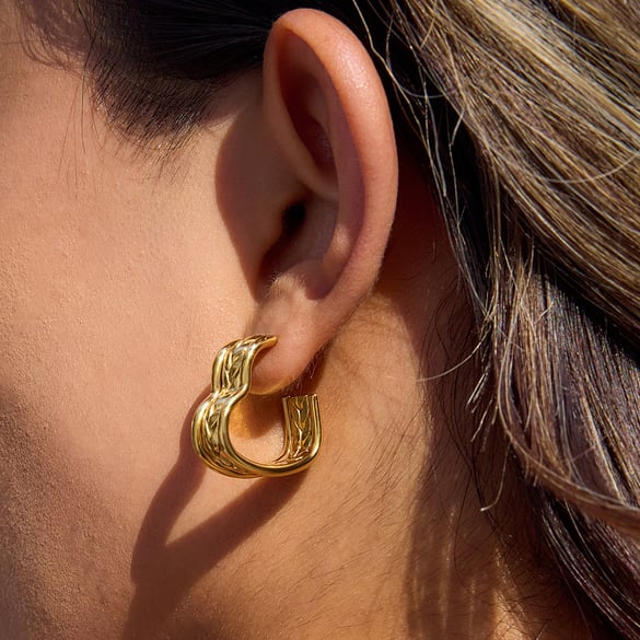 1 Pair Romantic Heart Stainless Steel Gold Color Women's Hoop Earrings 2