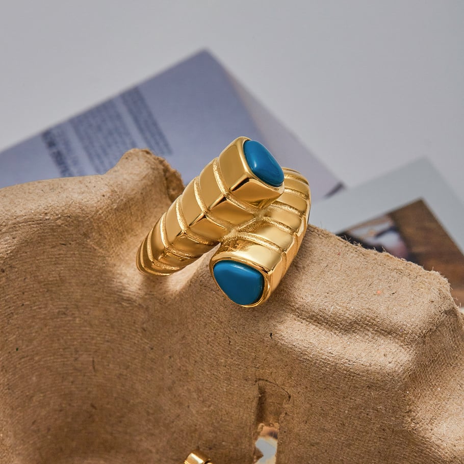 Bague luxueuse en acier inoxydable couleur or avec motif turquoise torsadé Image6
