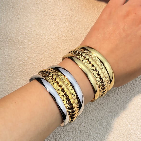 1 Stück Manschettenarmband aus Edelstahl in verschiedenen Farben 2