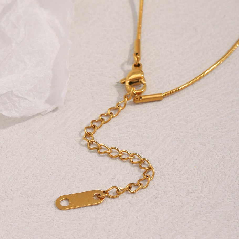 Solid-color Cute Bear Pendant  Women’Necklace Picture3