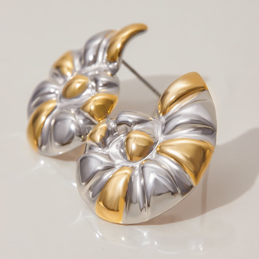 1 paio di orecchini a bottone da donna in acciaio inossidabile color oro con conchiglia alla moda Immagine7