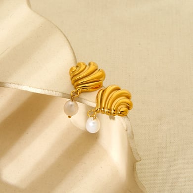 Orecchini pendenti da donna in acciaio inossidabile color oro con perle artificiali a forma di tartaruga retrò h5 Immagine3