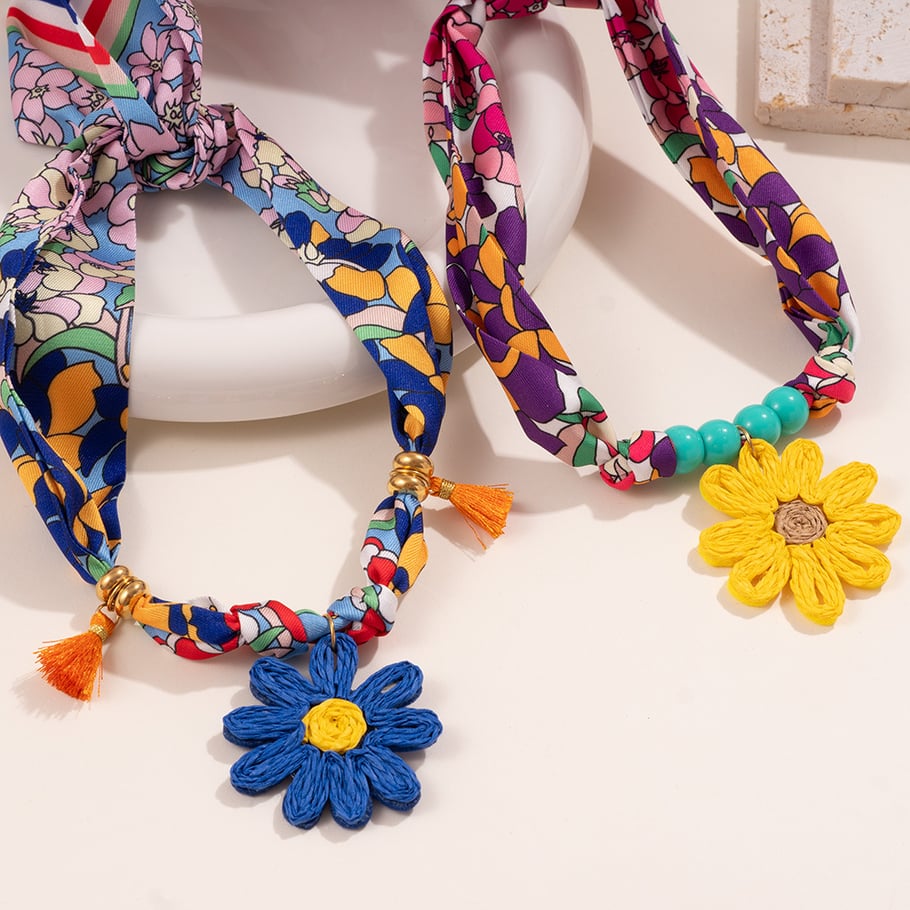 1 Piece Ethnic Flower Women's Pendant Necklaces Picture4