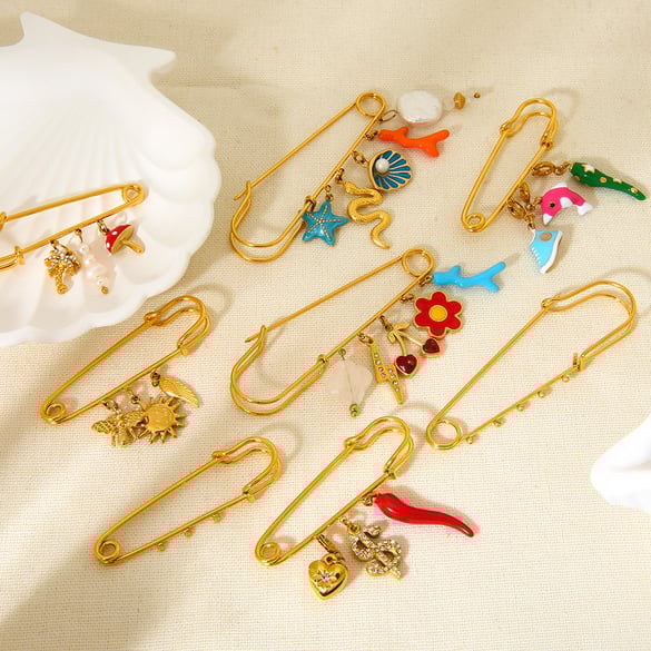 1 Pair Luxurious Series Daily Flower Stainless Steel   Gold Color  Brooches 2