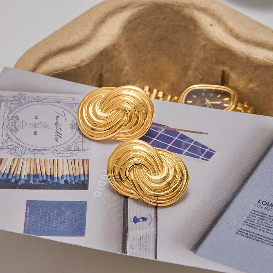 1 Paar einfache Serie Persönlichkeit Spirale Edelstahl Gold Farbe Ohrstecker Bild3