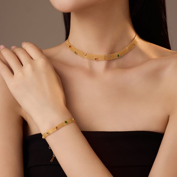 Colliers courts élégants géométriques en acier inoxydable couleur or pour femmes 2