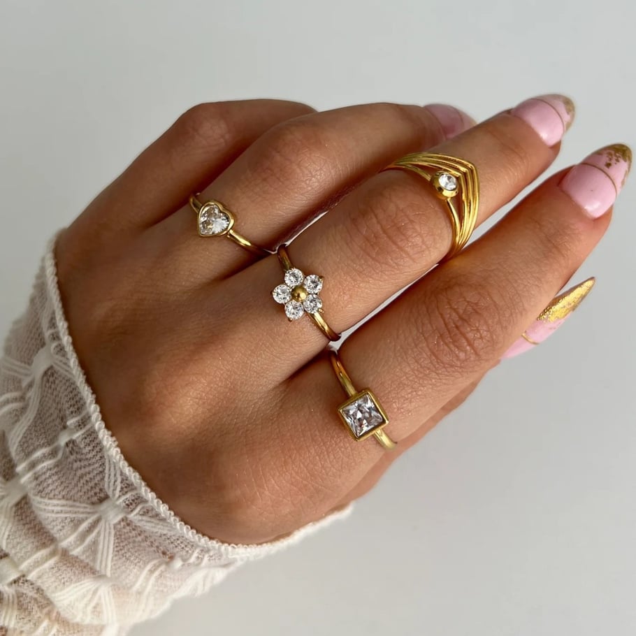 1 anello in acciaio inossidabile color oro con cuore semplice Immagine2